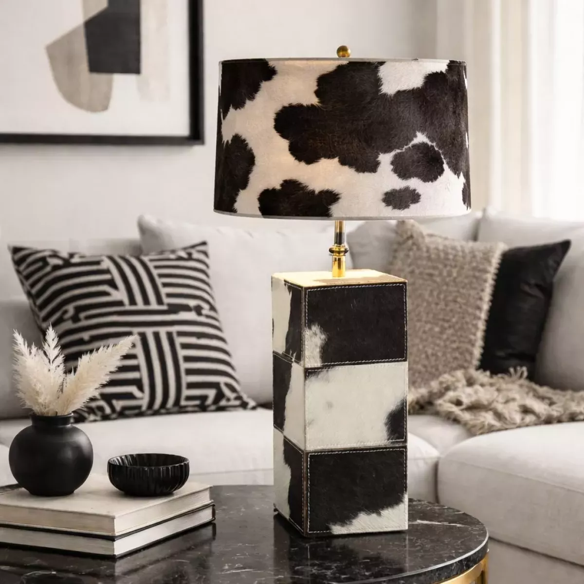 PIED DE LAMPE EN PEAU DE VACHE