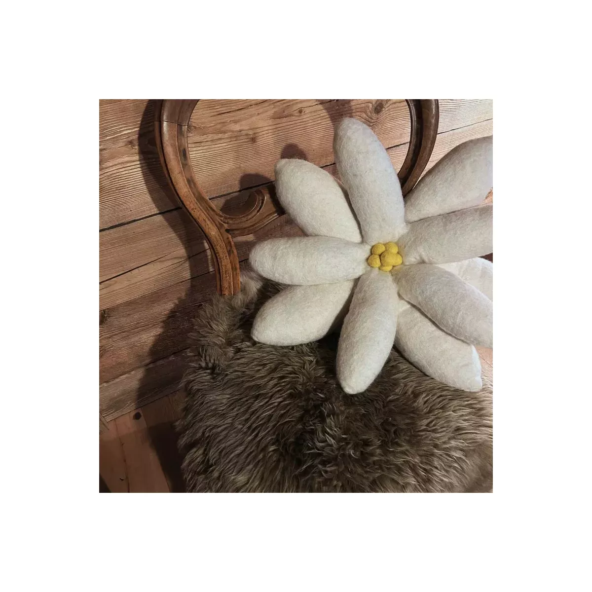 COUSSIN EDELWEISS GEANT EN FEUTRINE