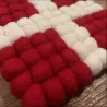 DESSOUS DE PLAT DRAPEAU SAVOYARD EN BOULES DE FEUTRINE