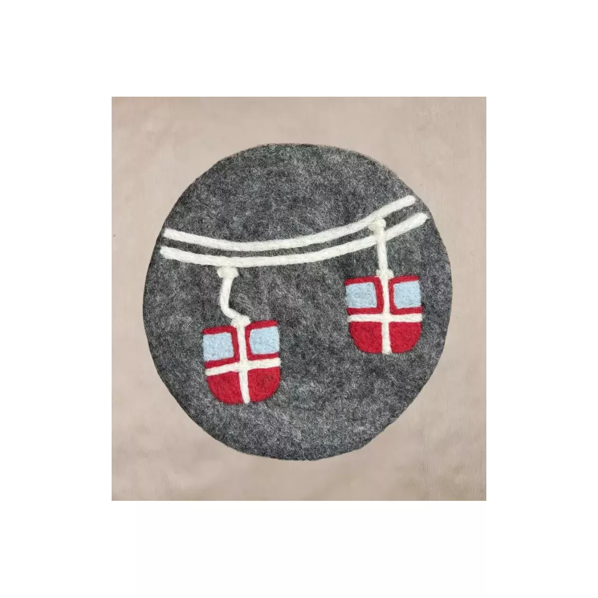 DESSOUS DE PLAT MOTIF TELECABINE EN FEUTRINE