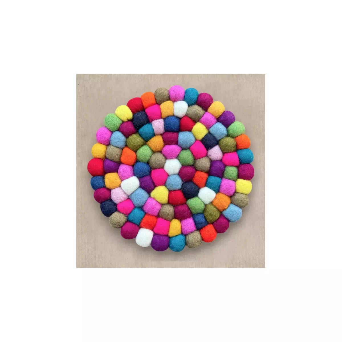 DESSOUS DE PLAT MULTICOLOR EN BOULES DE FEUTRINE