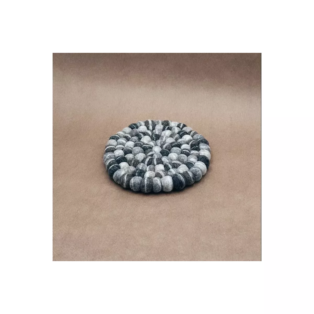 DESSOUS DE PLAT "GALET" EN BOULES DE FEUTRINE