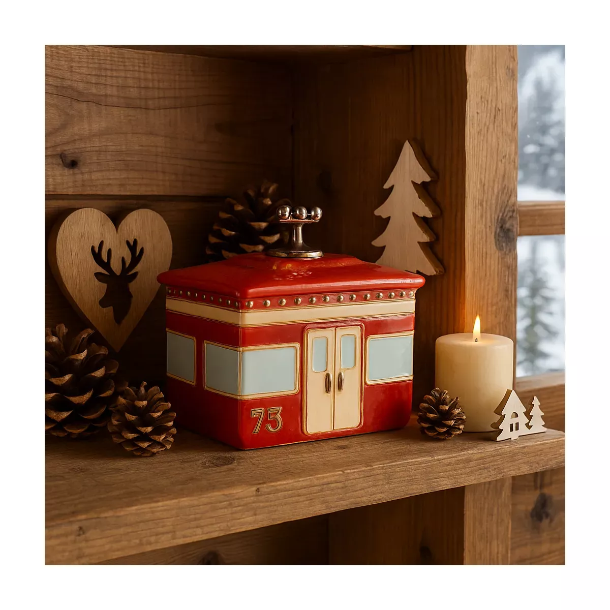 BOÎTE TÉLÉPHÉRIQUE ROUGE