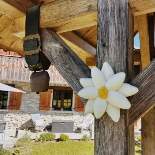 FLEUR EDELWEISS MURALE EN FEUTRINE