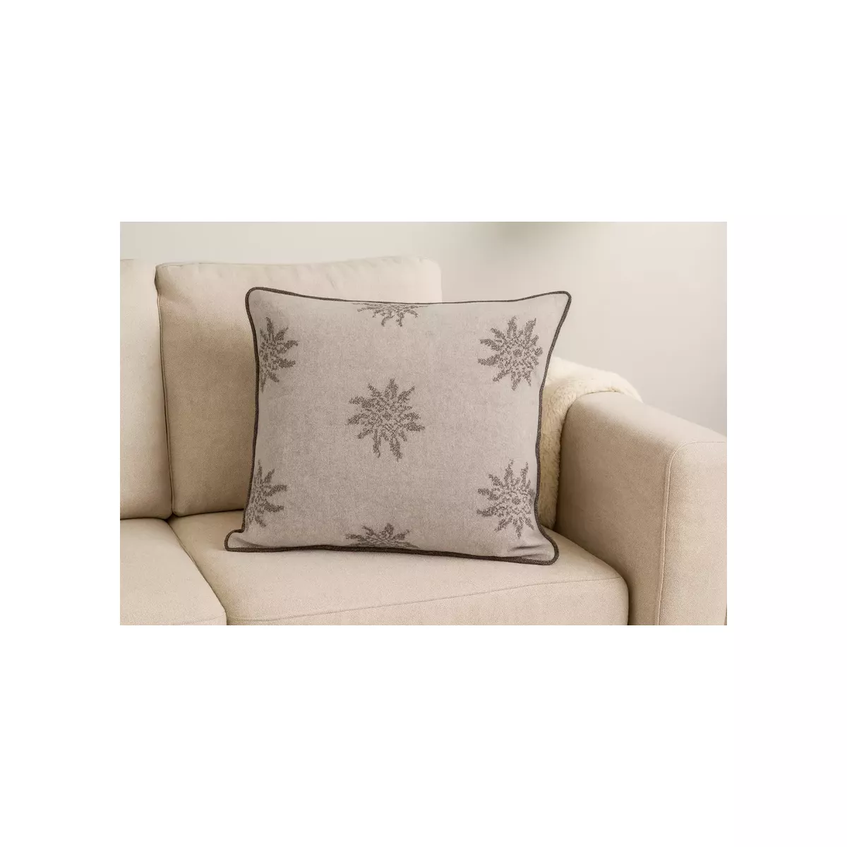 COUSSIN TISSU EDELWEIS GRIS CLAIR 50X50 CM