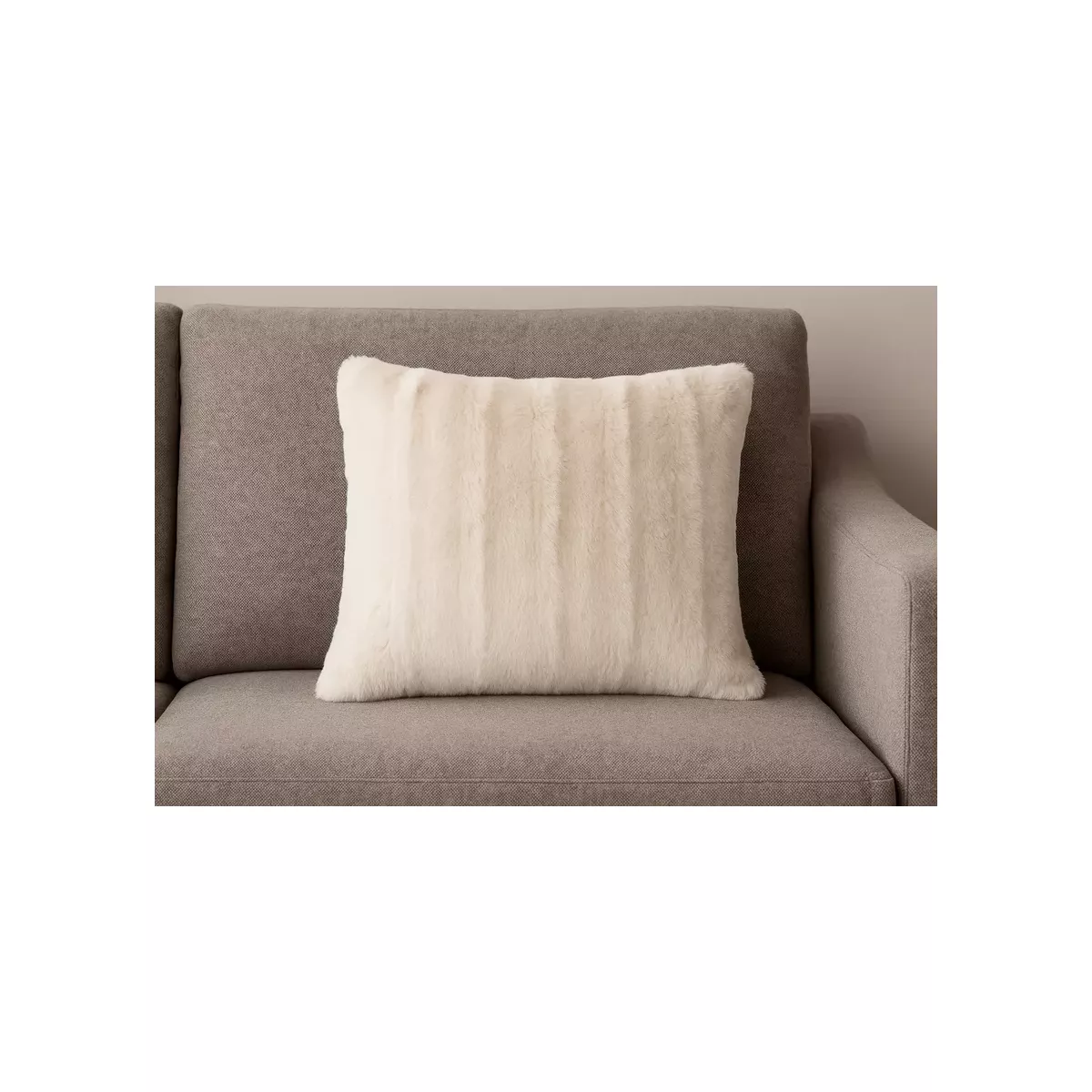 COUSSIN BLANC FAUSSE FOURRURE